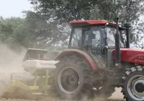 耕種環(huán)節(jié)農(nóng)機無人駕駛技術(shù)試驗，完成！